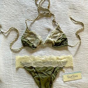 BEACH BUNNY SWIMWEAR Lady Lace Suit NWT